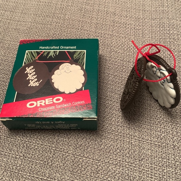 Hallmark KEEPSAKE Ornament OREO Cookie HO HO HO 1986 in Original Box Christmas - Picture 9 of 9